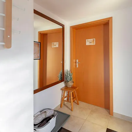 Апартаменты Lakeview Heaven